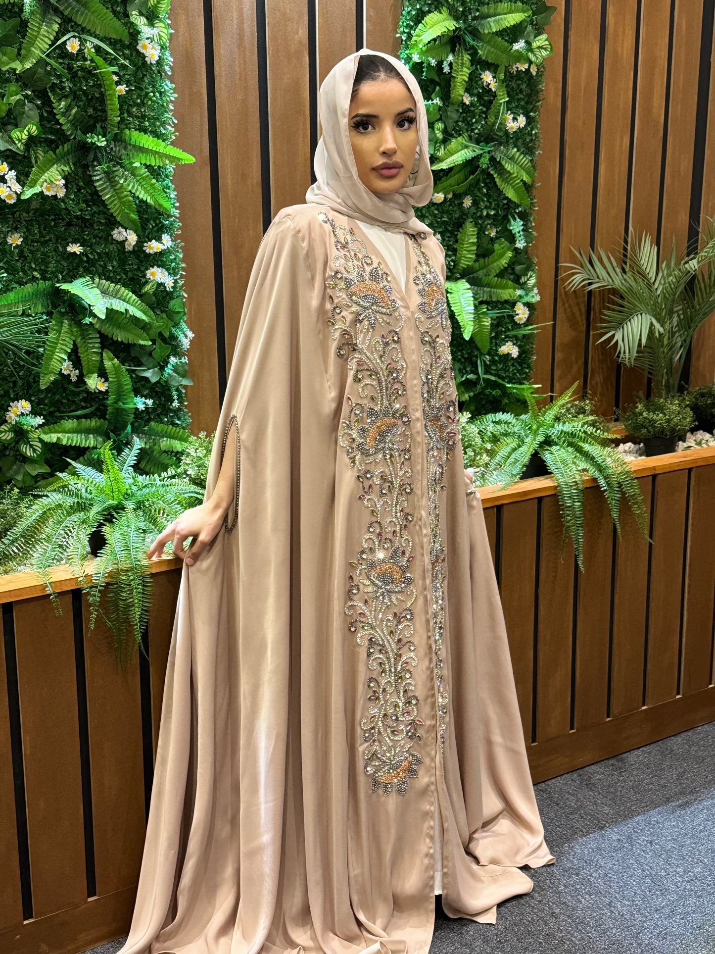 Khaleeji Abaya with Crystal Embellishments | Hishma