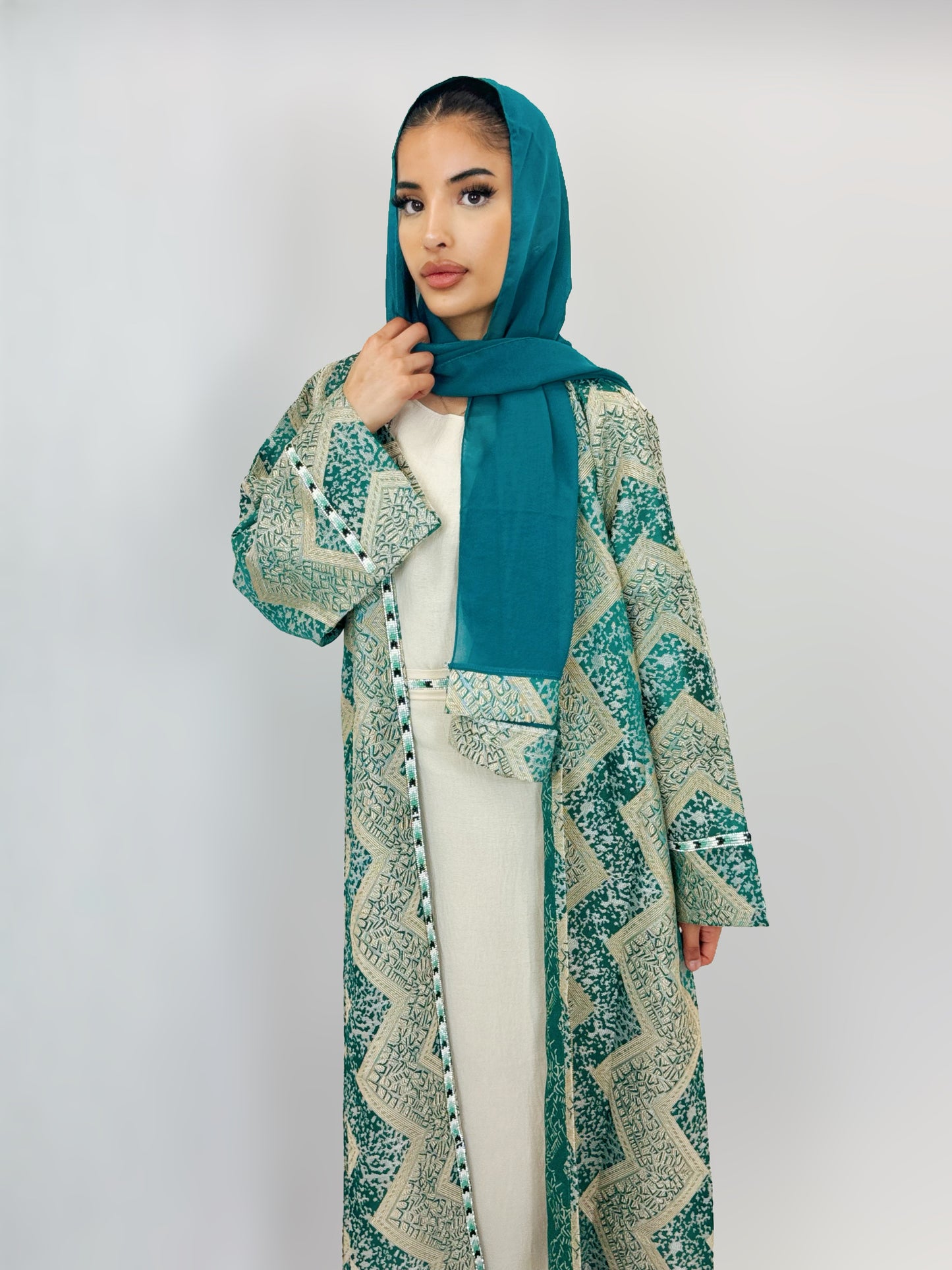 The Nila Abaya