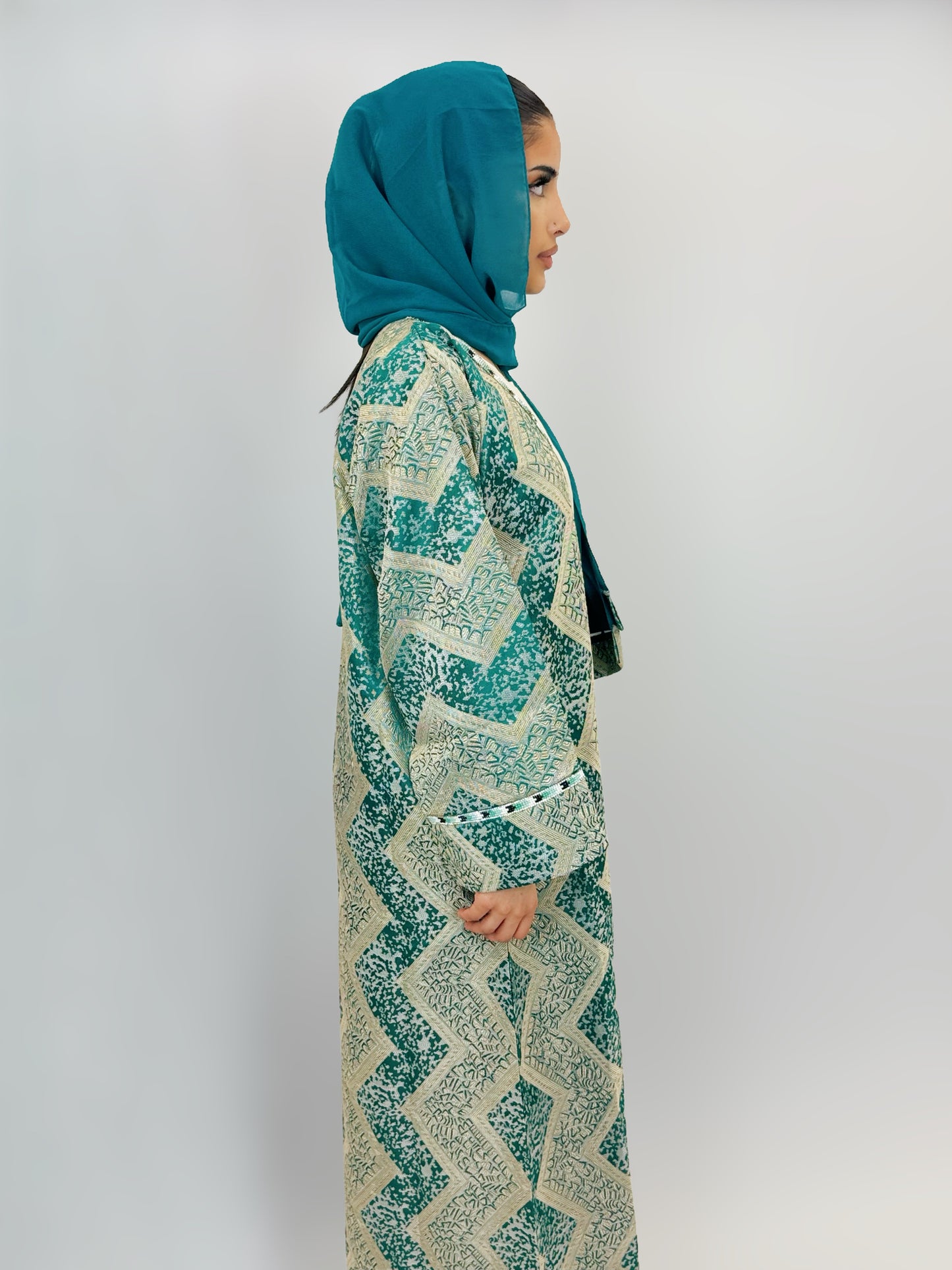 The Nila Abaya