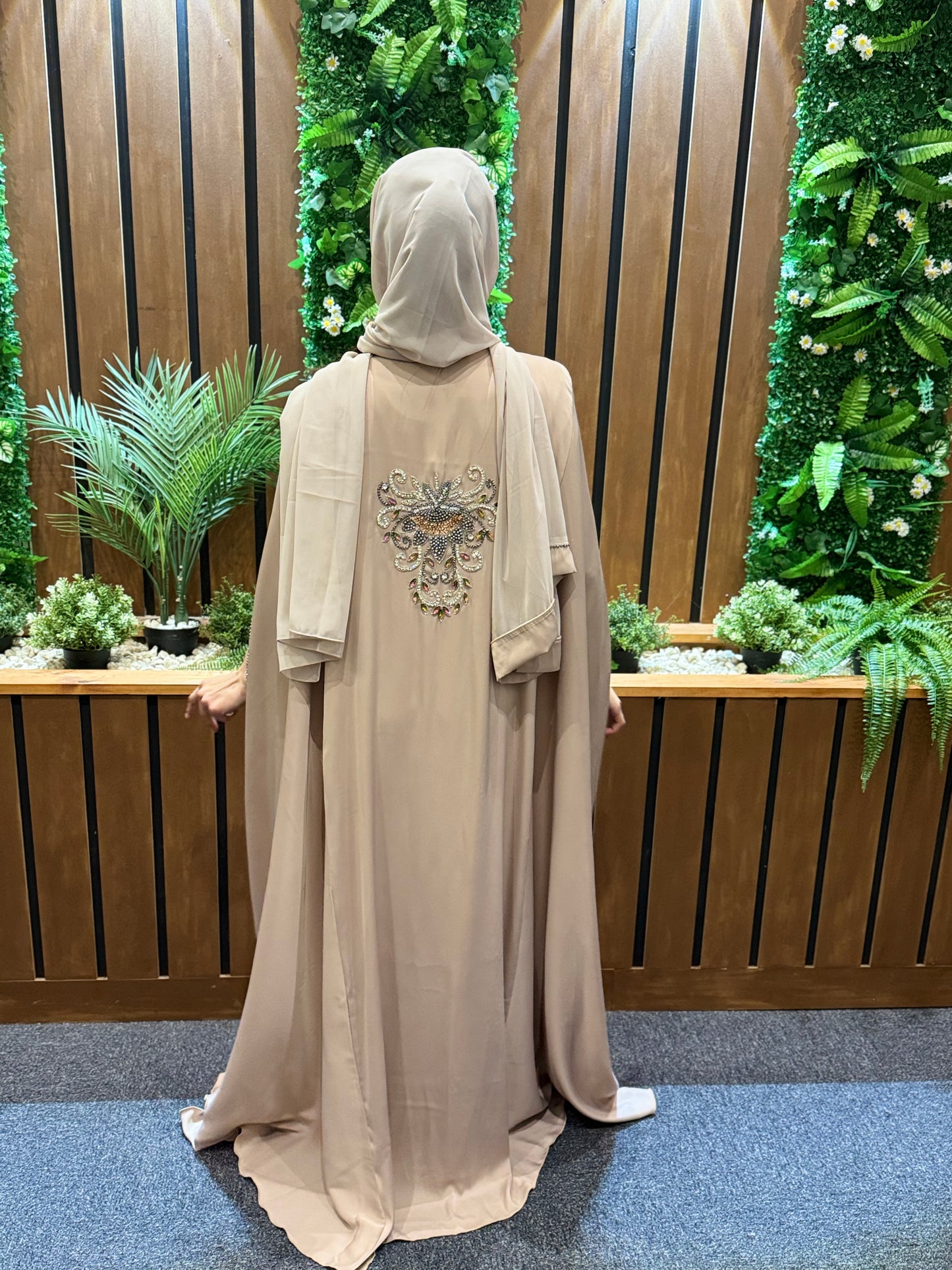 Khaleeji Abaya with Crystal Embellishments | Hishma