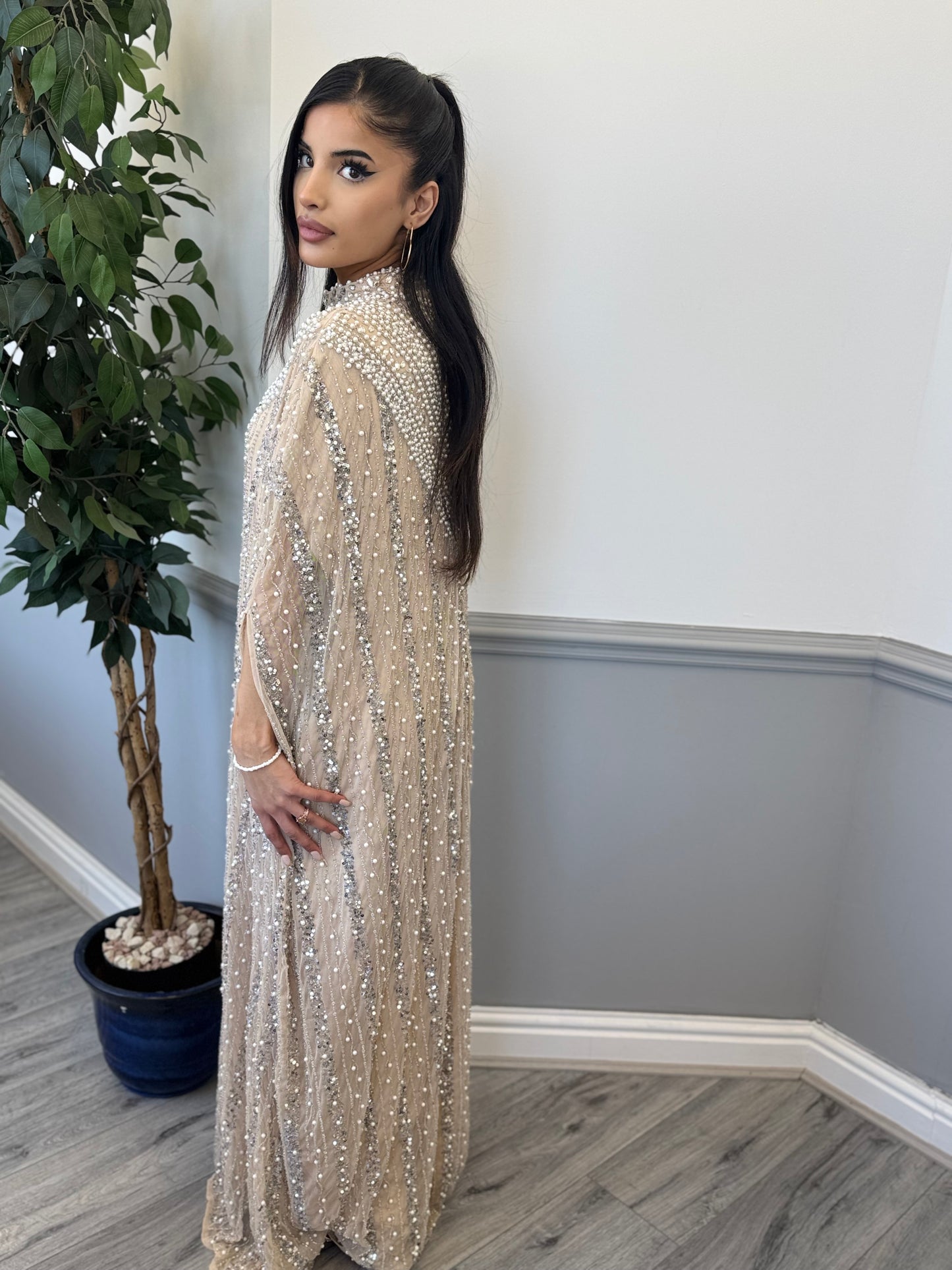 The Aila Cape (Beige)