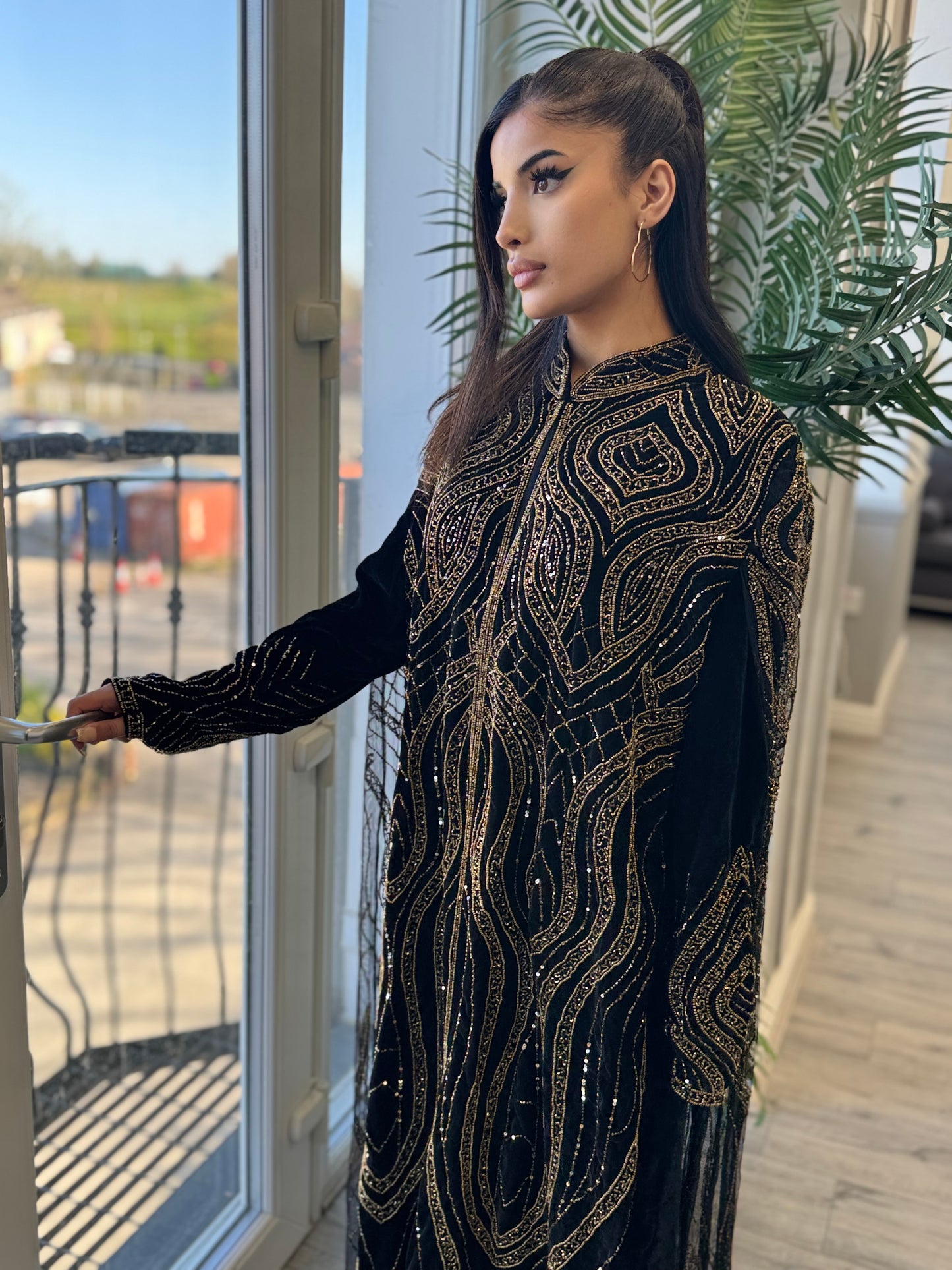 The Almirah Abaya Gold (velvet sleeves)