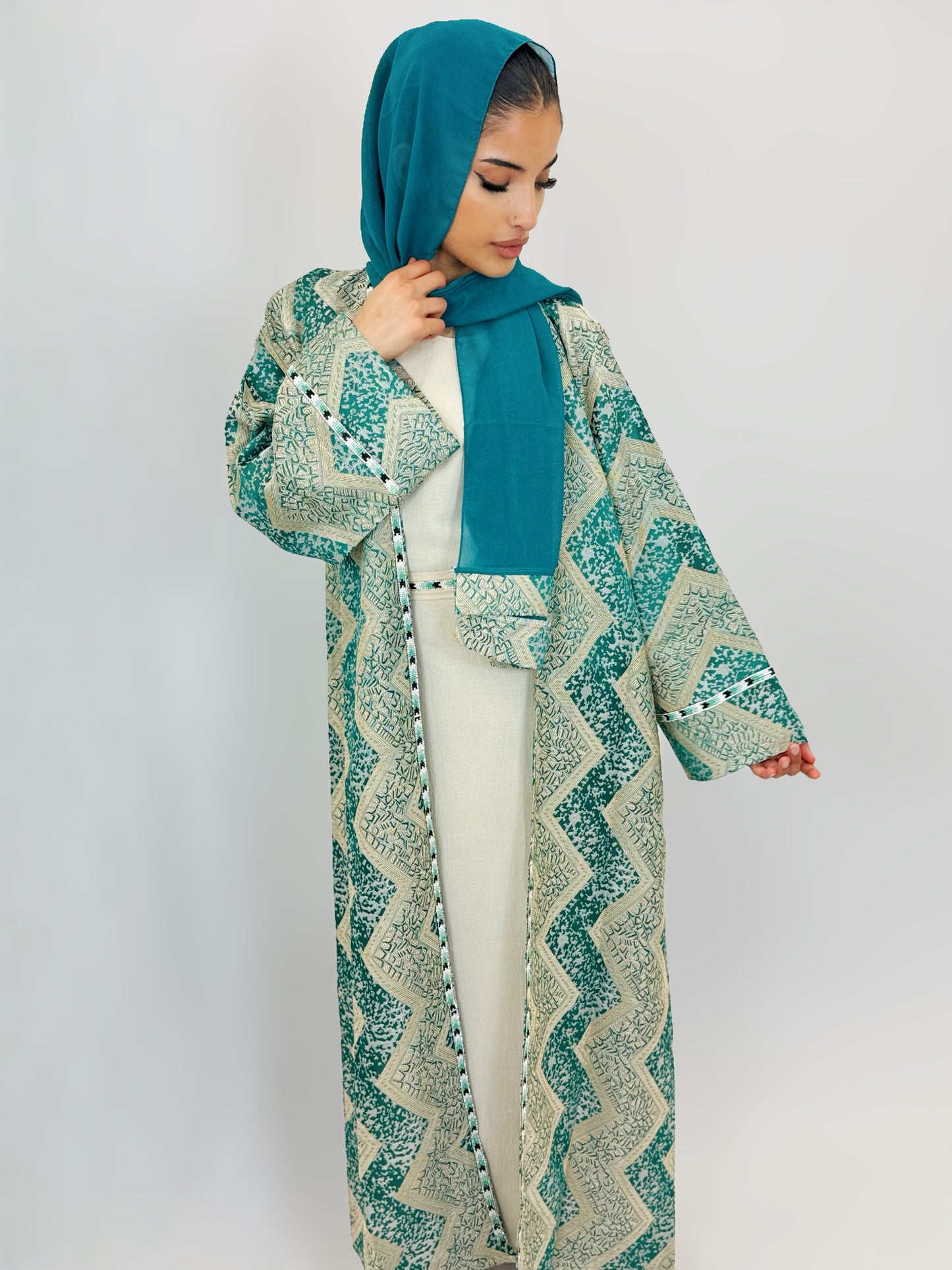 The Nila Abaya